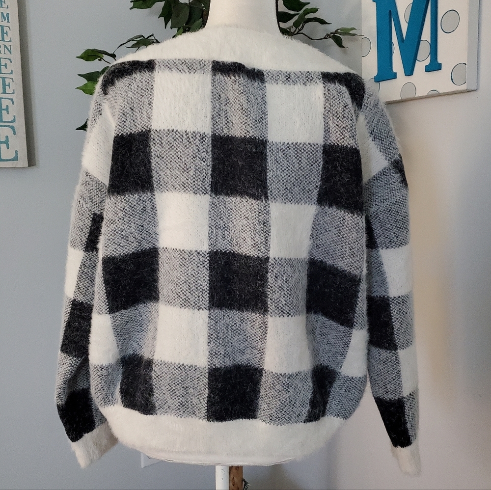 EXPRESS Furry Buffalo Check Cozy Soft Cabincore Sweater L - Picture 4 of 10